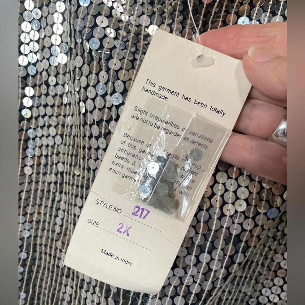 Vintage Silver Sequins Top XL 2X Deadstock Silk Boxy Crop Disco Jewel Queen - Picture 6 of 11